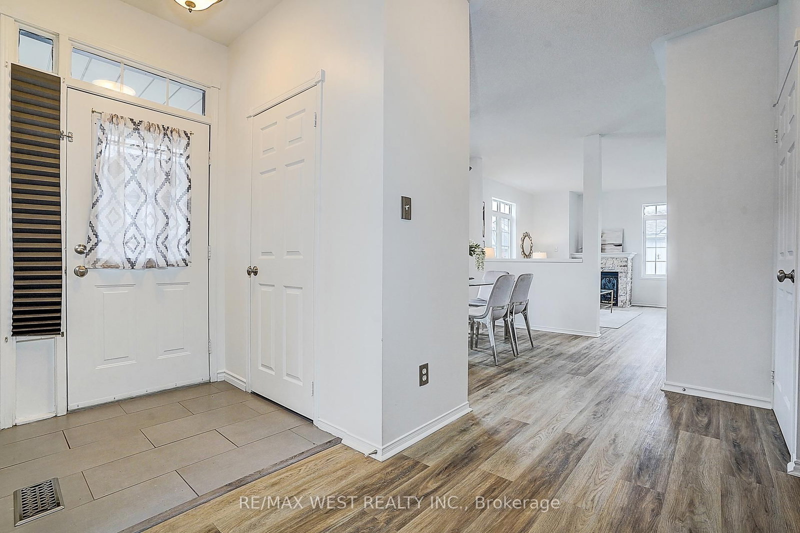 Townhouse for sale at 11 Dancers Drive, Markham, Ontario, L6C 2C4 - Angus Glen - MLS: N12955452