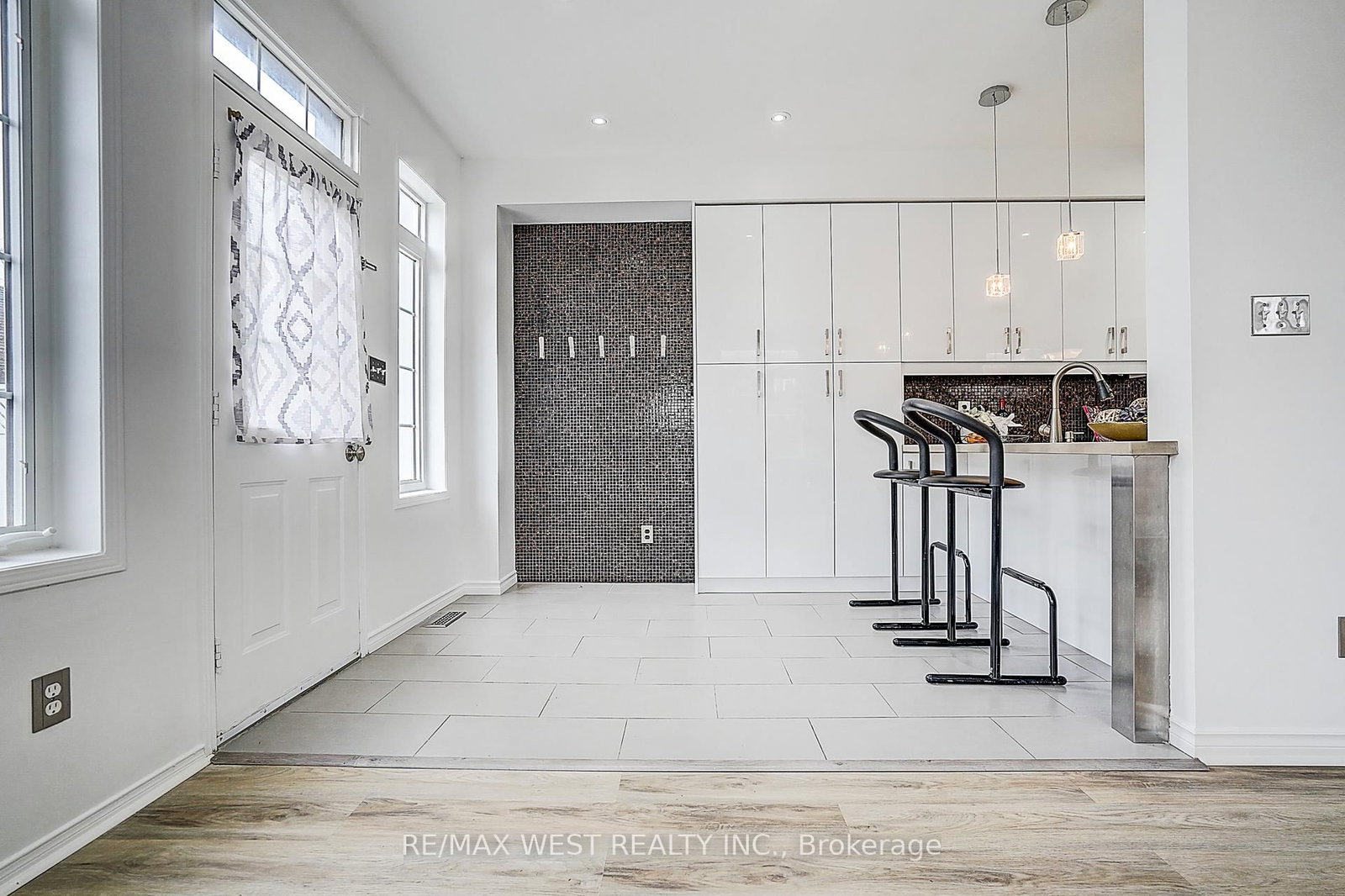 Townhouse for sale at 11 Dancers Drive, Markham, Ontario, L6C 2C4 - Angus Glen - MLS: N12955452