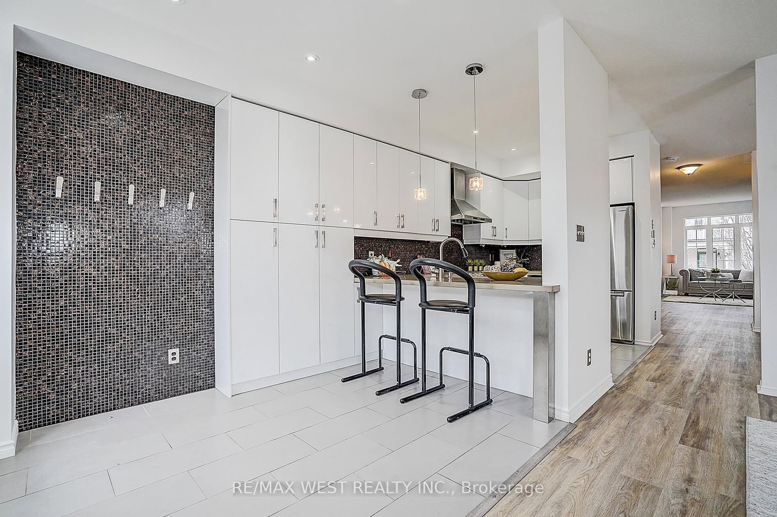 Townhouse for sale at 11 Dancers Drive, Markham, Ontario, L6C 2C4 - Angus Glen - MLS: N12955452