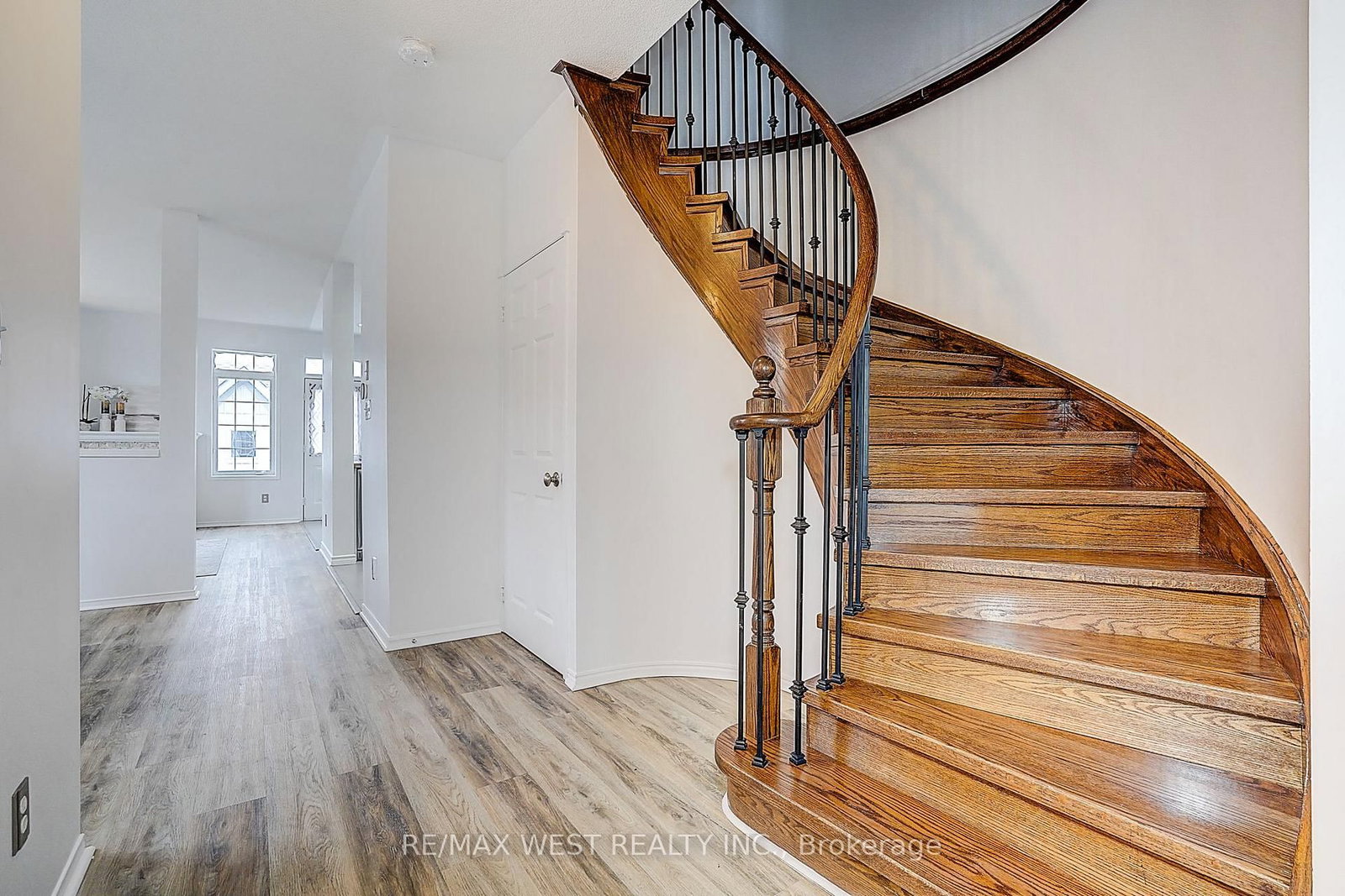 Townhouse for sale at 11 Dancers Drive, Markham, Ontario, L6C 2C4 - Angus Glen - MLS: N12955452