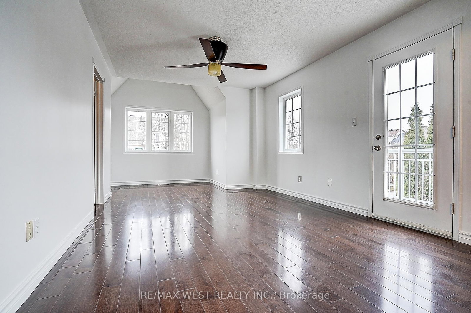 Townhouse for sale at 11 Dancers Drive, Markham, Ontario, L6C 2C4 - Angus Glen - MLS: N12955452