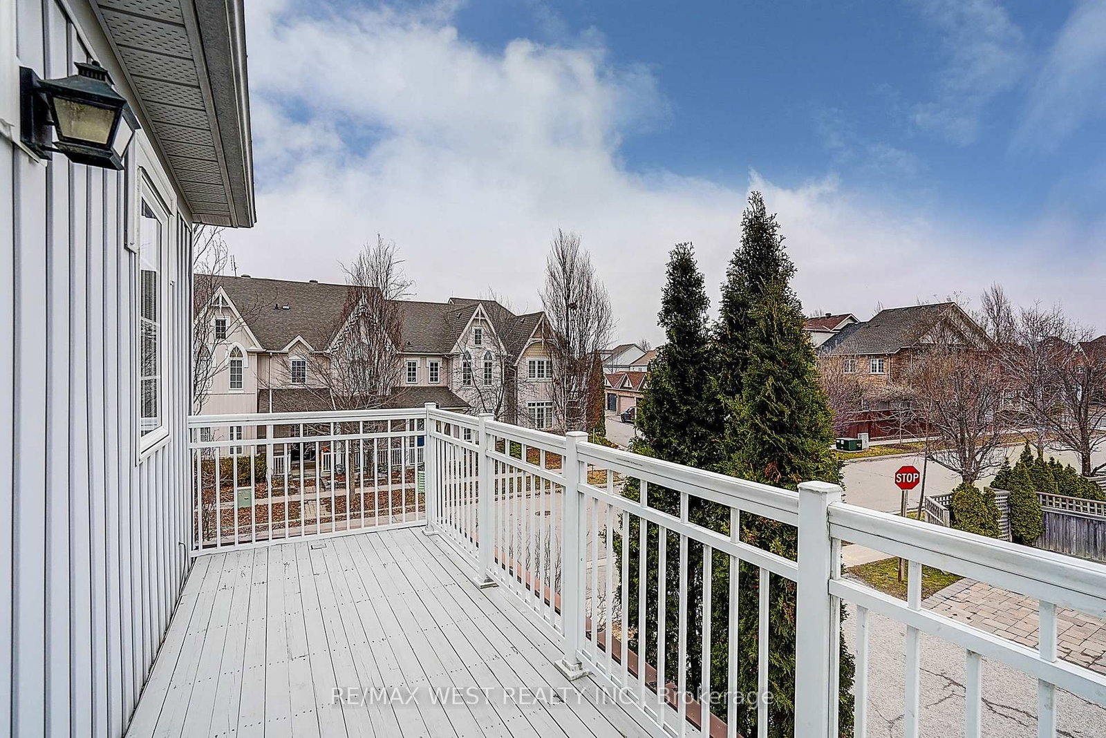 Townhouse for sale at 11 Dancers Drive, Markham, Ontario, L6C 2C4 - Angus Glen - MLS: N12955452