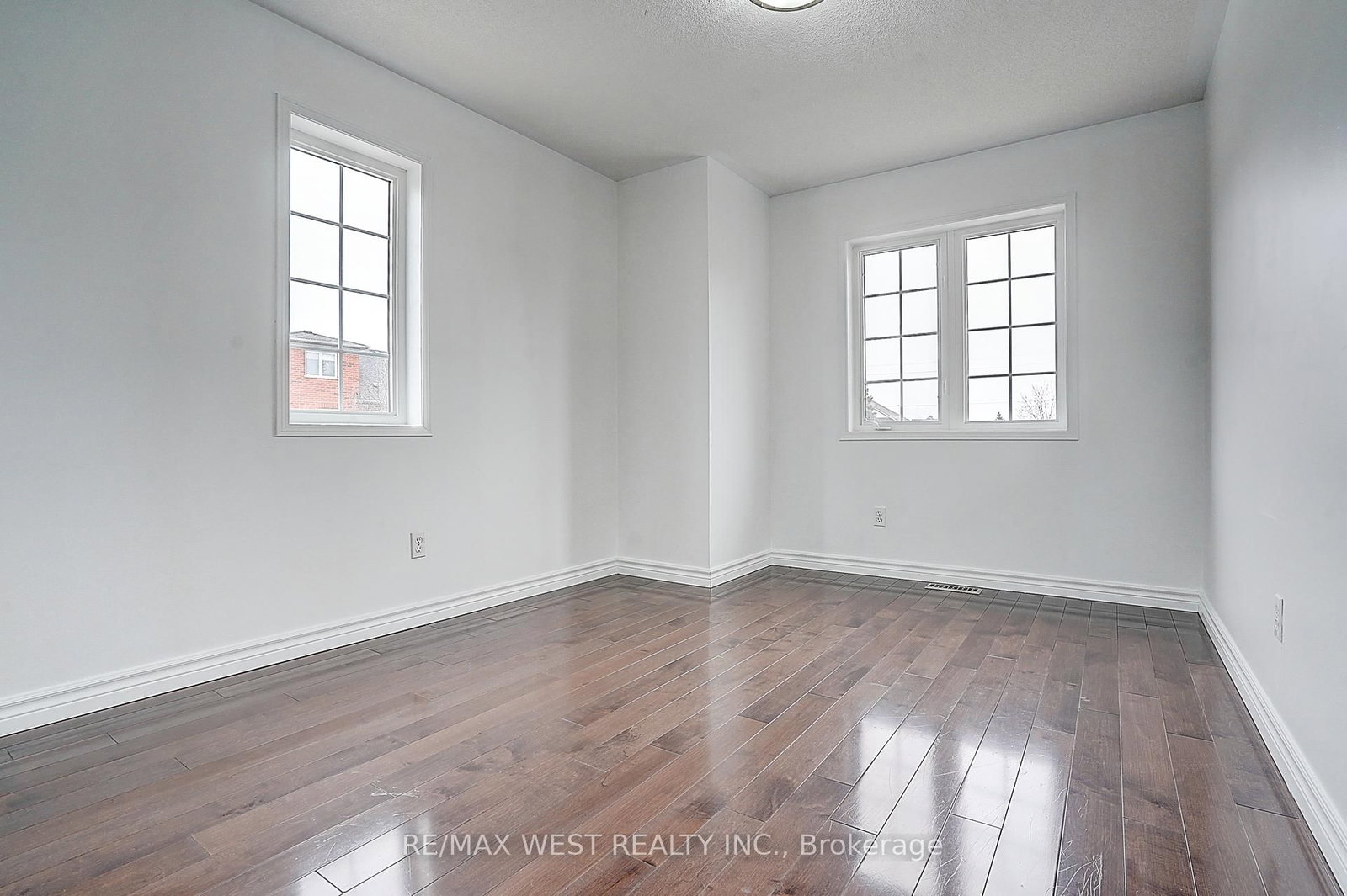 Townhouse for sale at 11 Dancers Drive, Markham, Ontario, L6C 2C4 - Angus Glen - MLS: N12955452