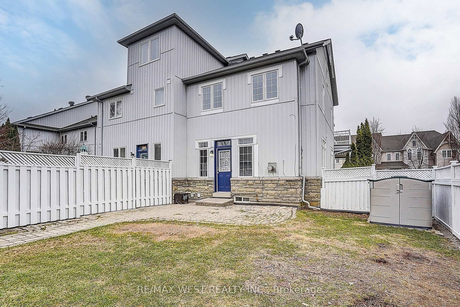 Townhouse for sale at 11 Dancers Drive, Markham, Ontario, L6C 2C4 - Angus Glen - MLS: N12955452