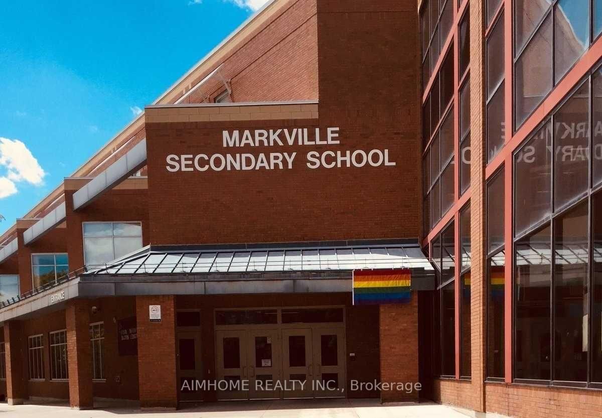 Townhouse for sale at 74 Sunway Square, Markham, Ontario, L3P 7X5 - Raymerville - MLS: N12955456