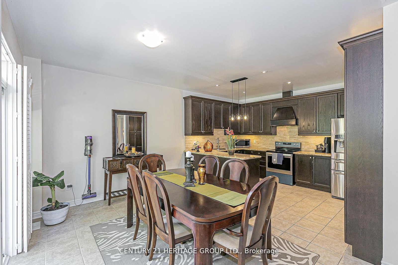 Detached House for sale at 44 Madison Avenue, Richmond Hill, Ontario, L4E 2Z6 - Oak Ridges - MLS: N12955828