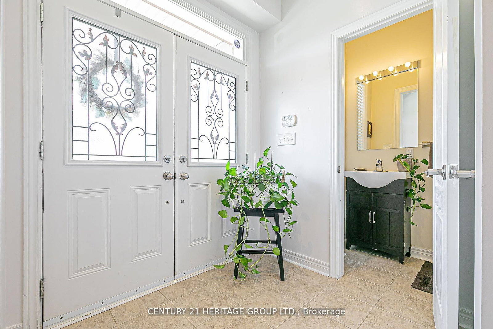 Detached House for sale at 44 Madison Avenue, Richmond Hill, Ontario, L4E 2Z6 - Oak Ridges - MLS: N12955828