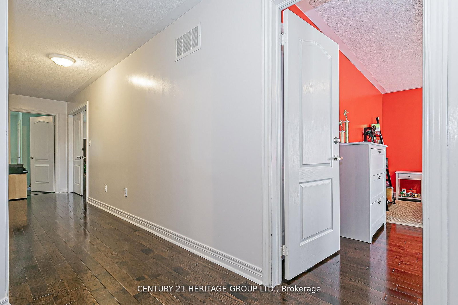 Detached House for sale at 44 Madison Avenue, Richmond Hill, Ontario, L4E 2Z6 - Oak Ridges - MLS: N12955828