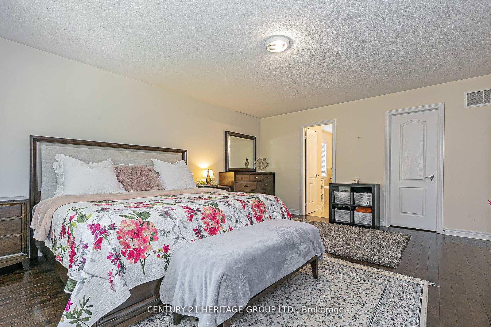 Detached House for sale at 44 Madison Avenue, Richmond Hill, Ontario, L4E 2Z6 - Oak Ridges - MLS: N12955828