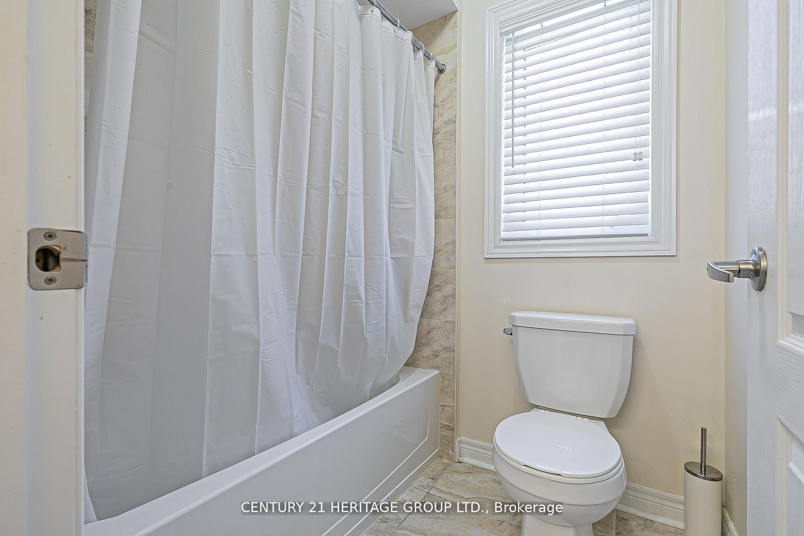 Detached House for sale at 44 Madison Avenue, Richmond Hill, Ontario, L4E 2Z6 - Oak Ridges - MLS: N12955828