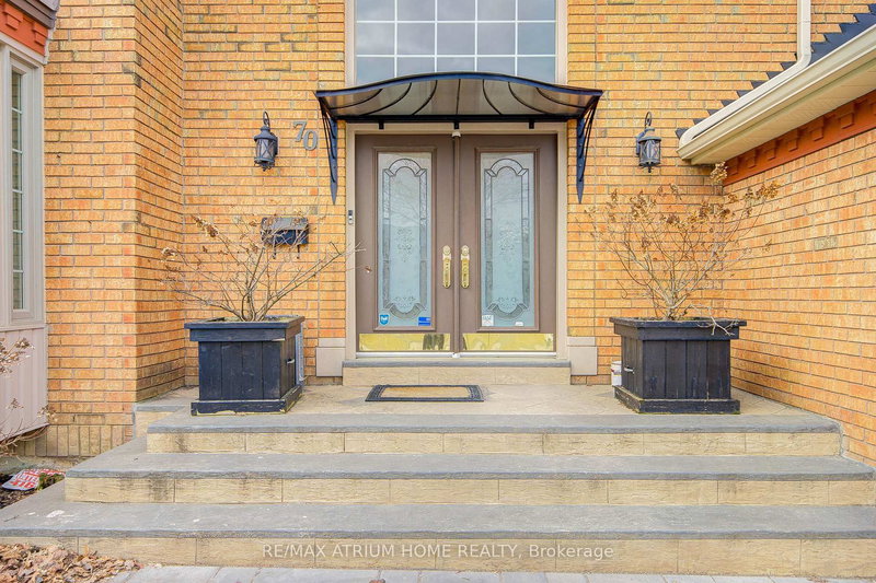 70 Strathearn Ave, Richmond Hill, L4B 2J5 | Image 2
