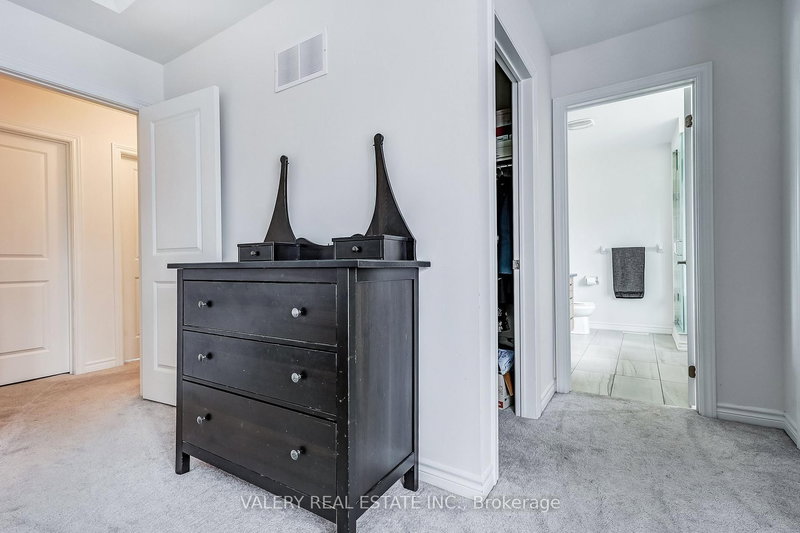 26 Sam Battaglia Cres, Georgina — 17