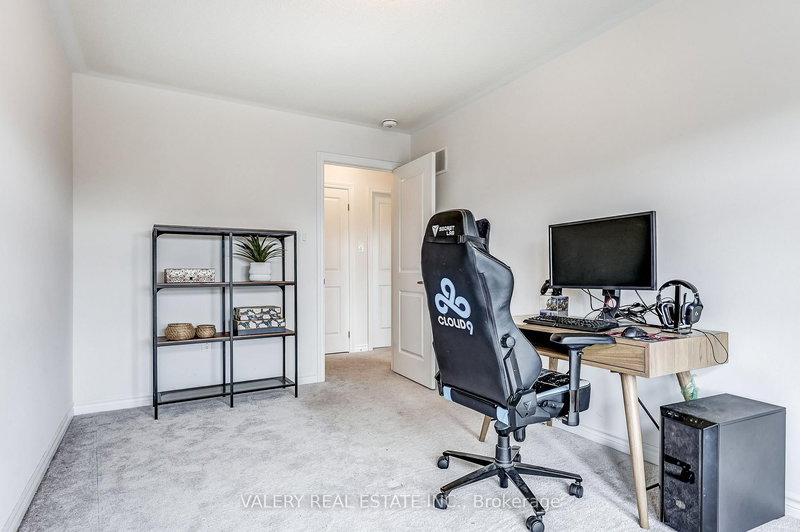 26 Sam Battaglia Cres, Georgina — 21