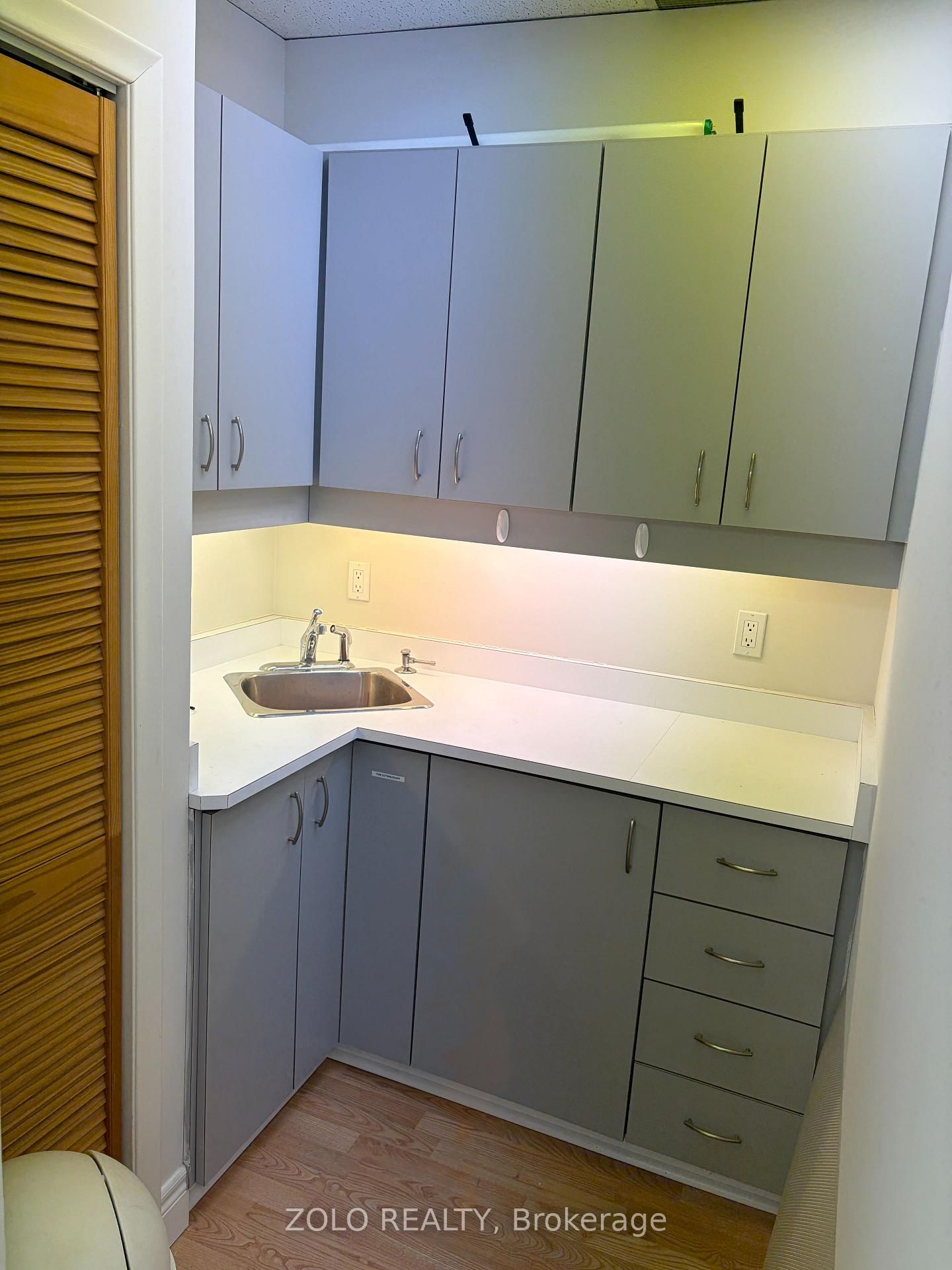 4600 Highway 7 W, Unit 210_Room3 - Photo 9