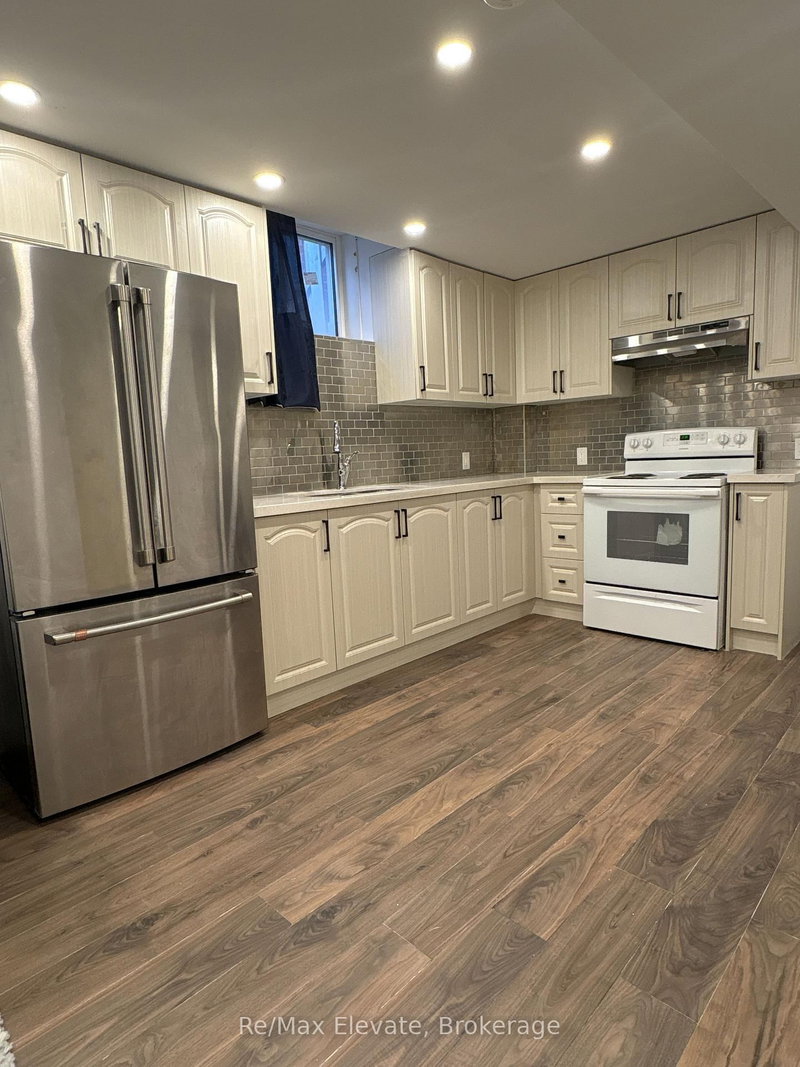 14 Goldenwood Cres, Markham, L6E 1M3 | Image 3