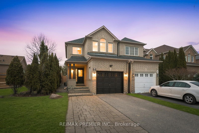 4 Hacienda Dr, Richmond Hill, L4E 3X1 | Image 2