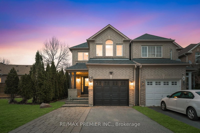 4 Hacienda Dr, Richmond Hill, L4E 3X1 | Image 3