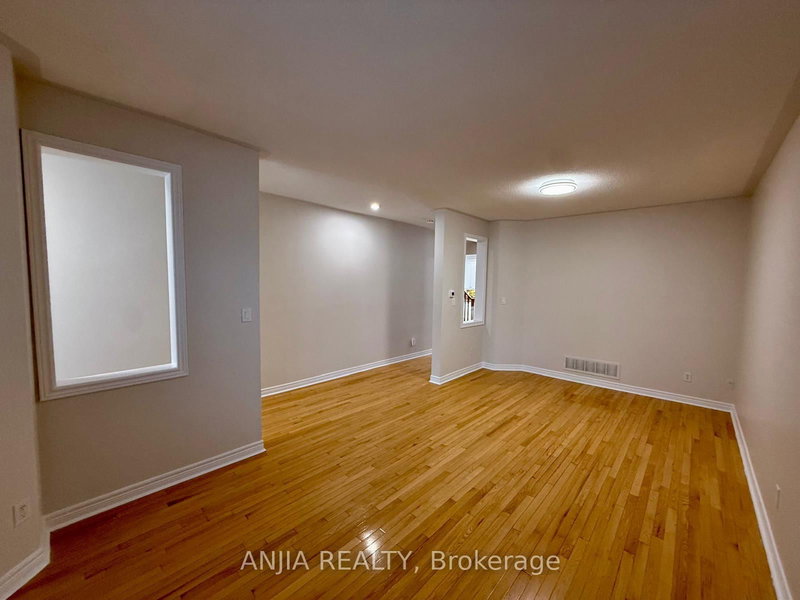 17 Ambercroft St, Markham, L6E 1L4 | Image 3