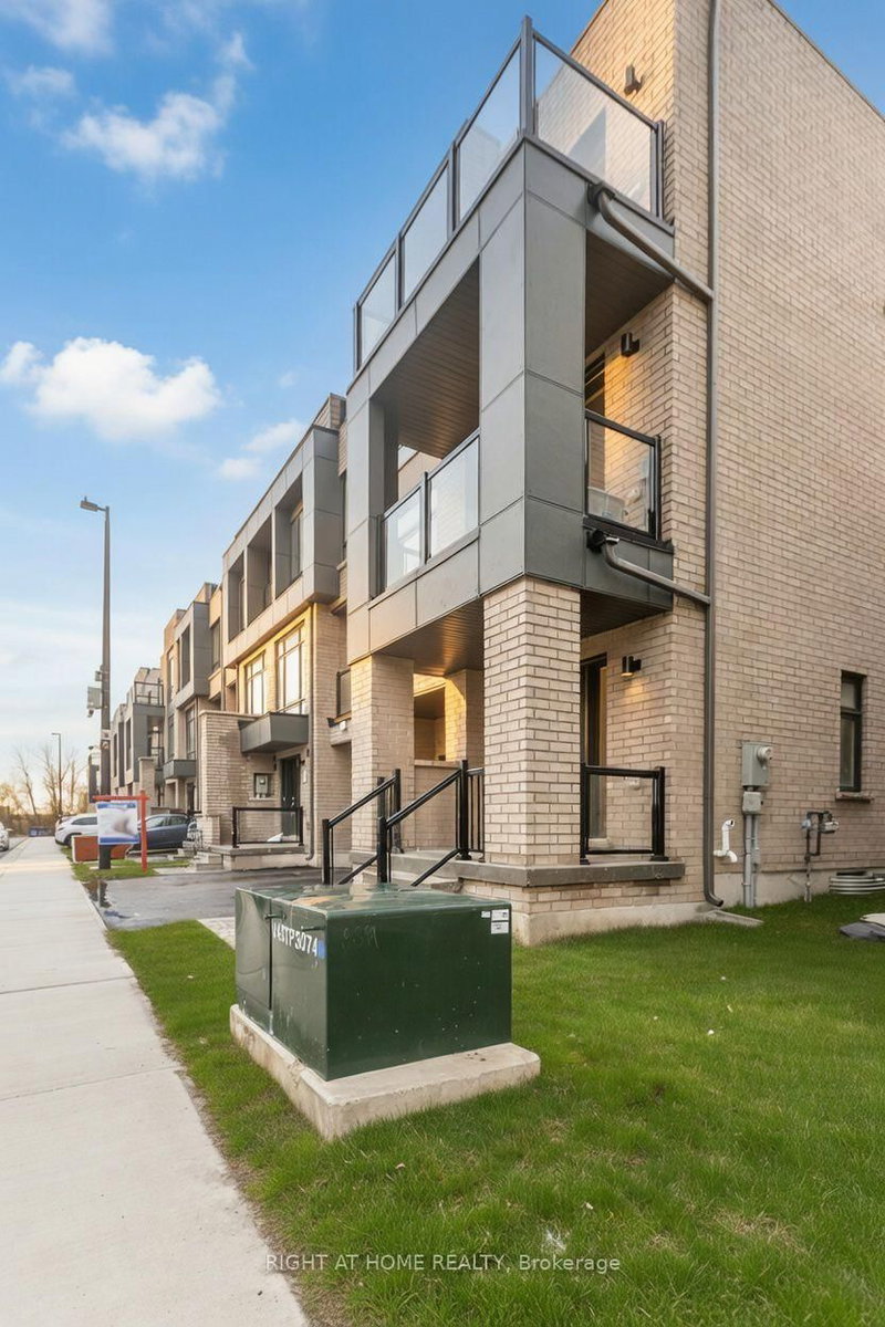 42 Dandara Gate, Vaughan, L4L 1V8 | Image 2