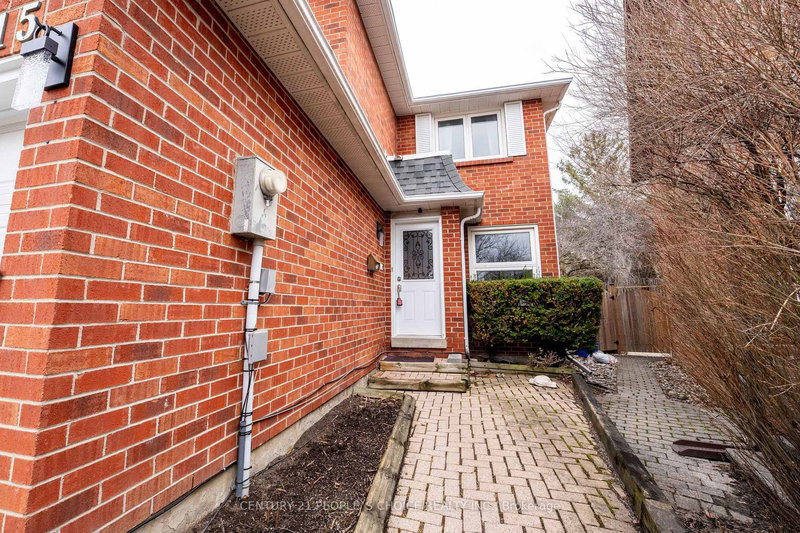15 Kilbarry Crt, Richmond Hill, L4C 6M8 | Image 3