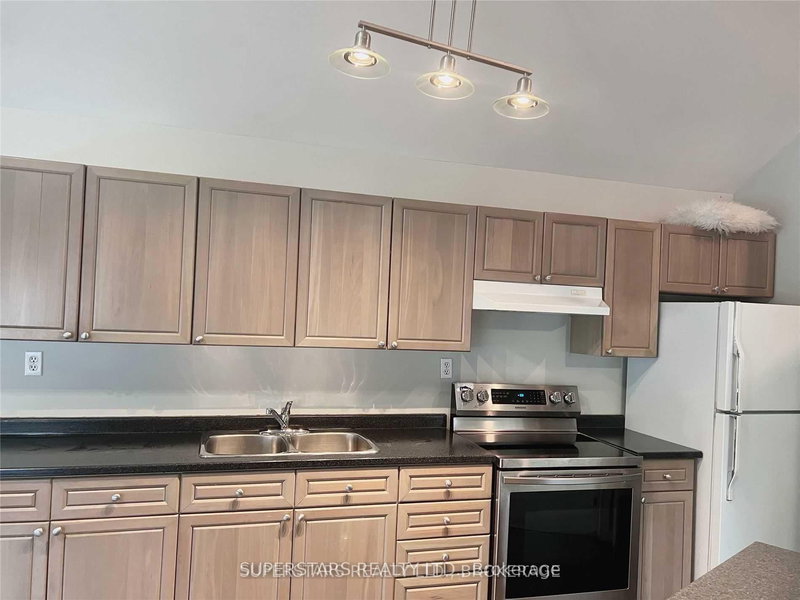 276 Parkwood Ave, Georgina, L4P 2X3 | Image 3