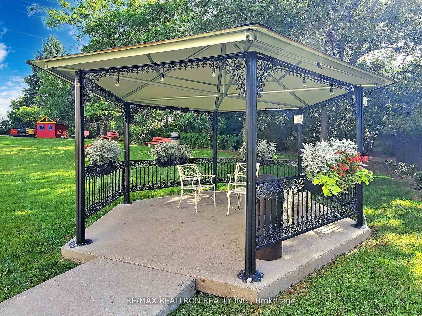 175 Cedar Avenue, Unit 208 - Photo 39