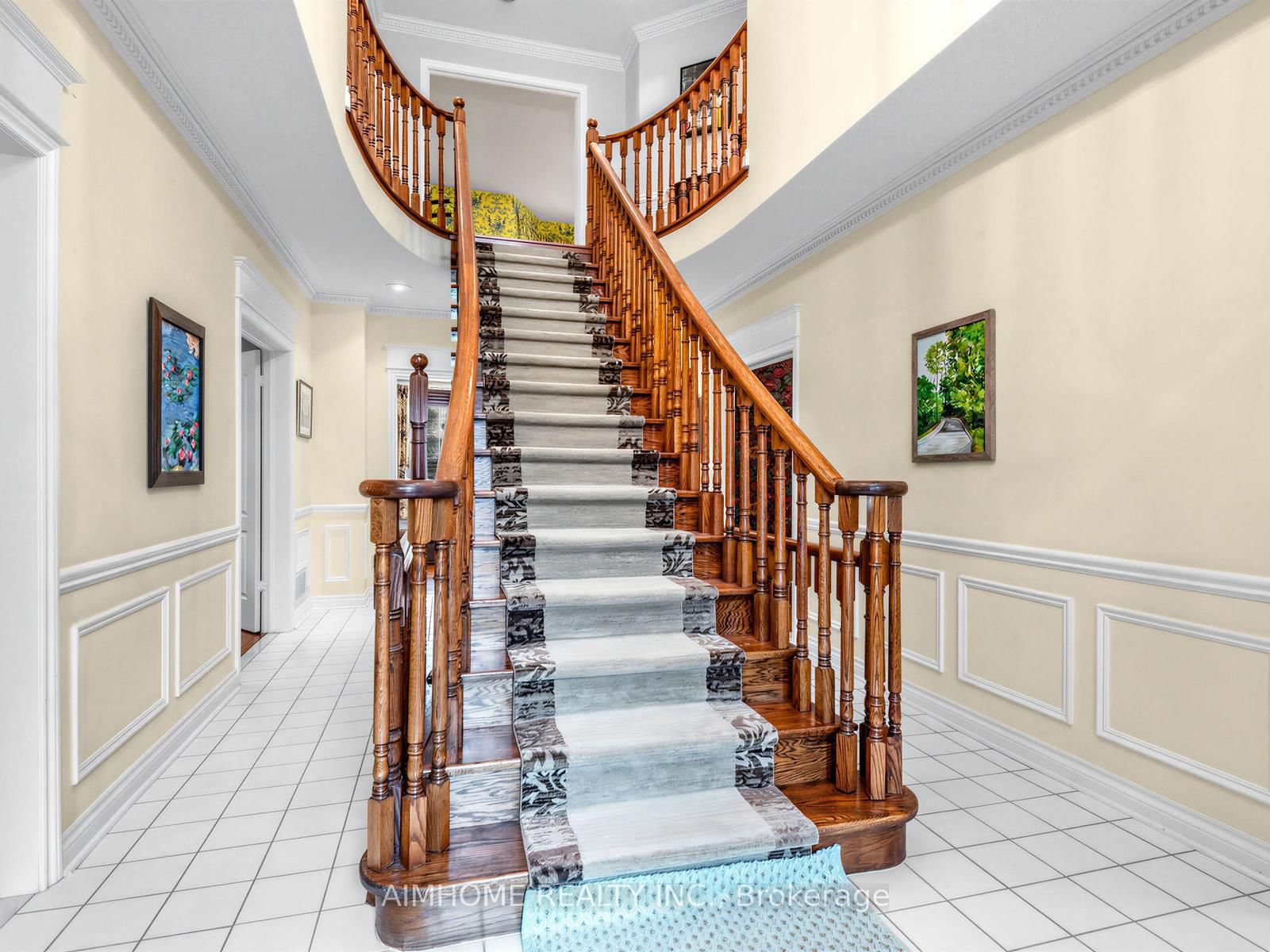 Detached House for sale at 92 Braeside Square, Markham, Ontario, L3R 0A5 - Unionville - MLS: N12958832