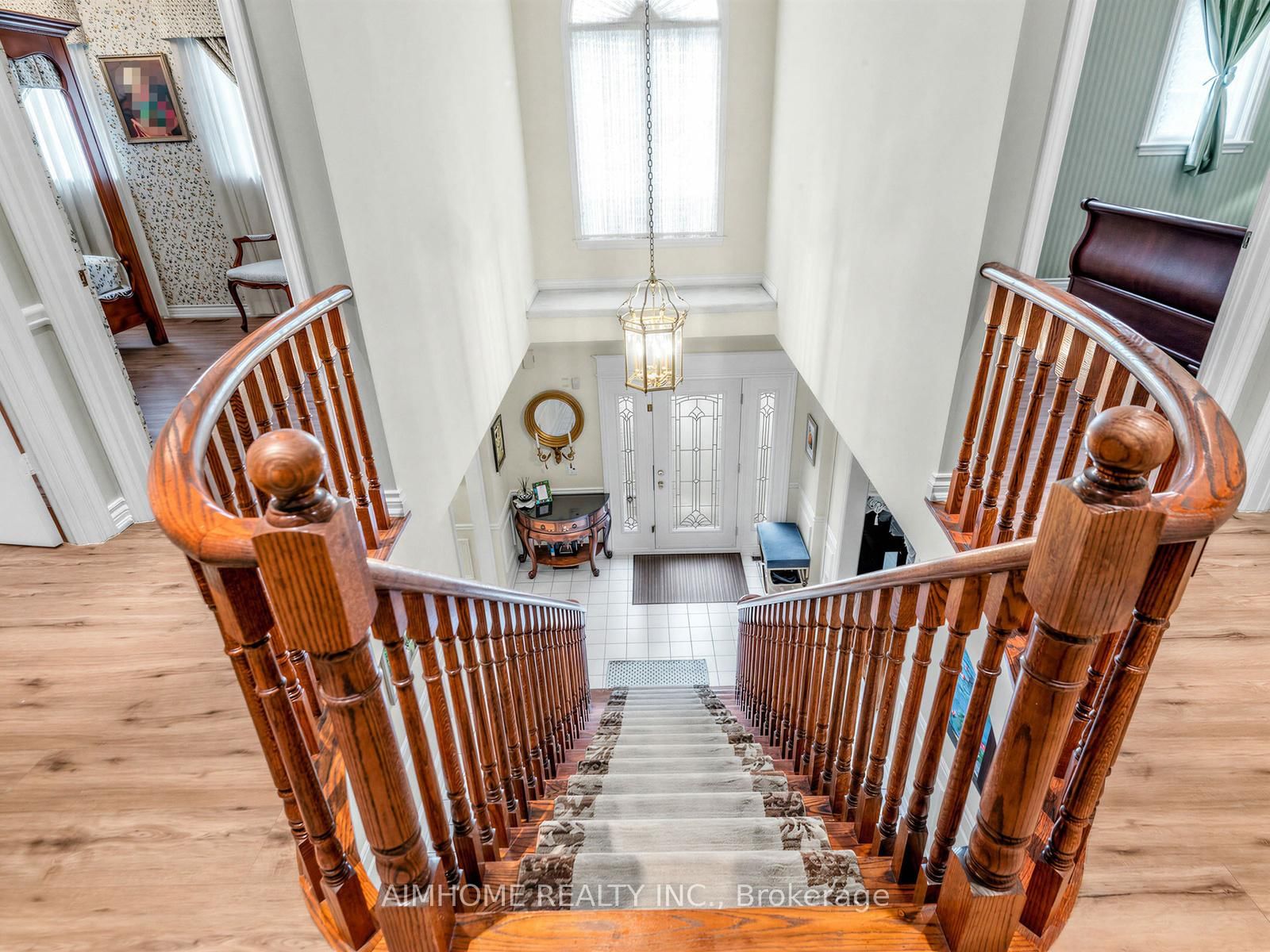 Detached House for sale at 92 Braeside Square, Markham, Ontario, L3R 0A5 - Unionville - MLS: N12958832