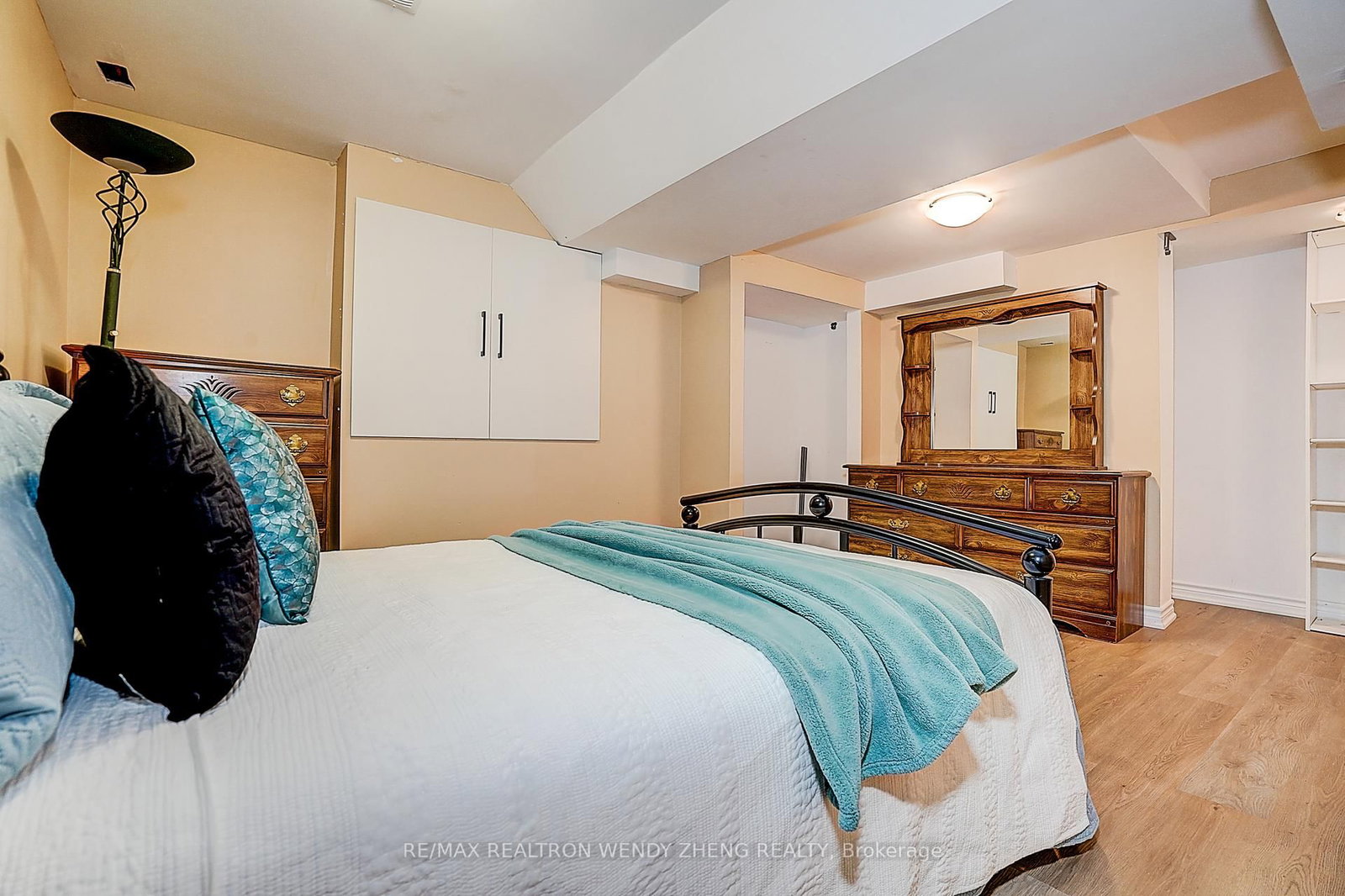 Detached House for sale at 145 Glasgow Crescent, Georgina, Ontario, L4P 4B1 - Keswick South - MLS: N12958846