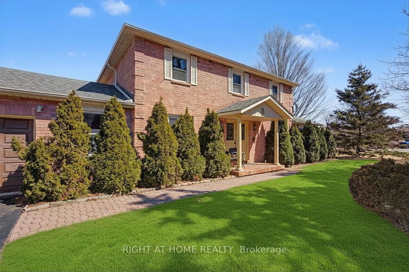 9 Lady Diana Crt, Whitchurch-Stouffville, L4A 2C9 | Image 2