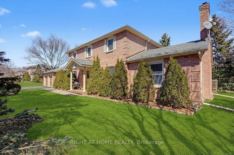 9 Lady Diana Crt, Whitchurch-Stouffville, L4A 2C9 | Image 3