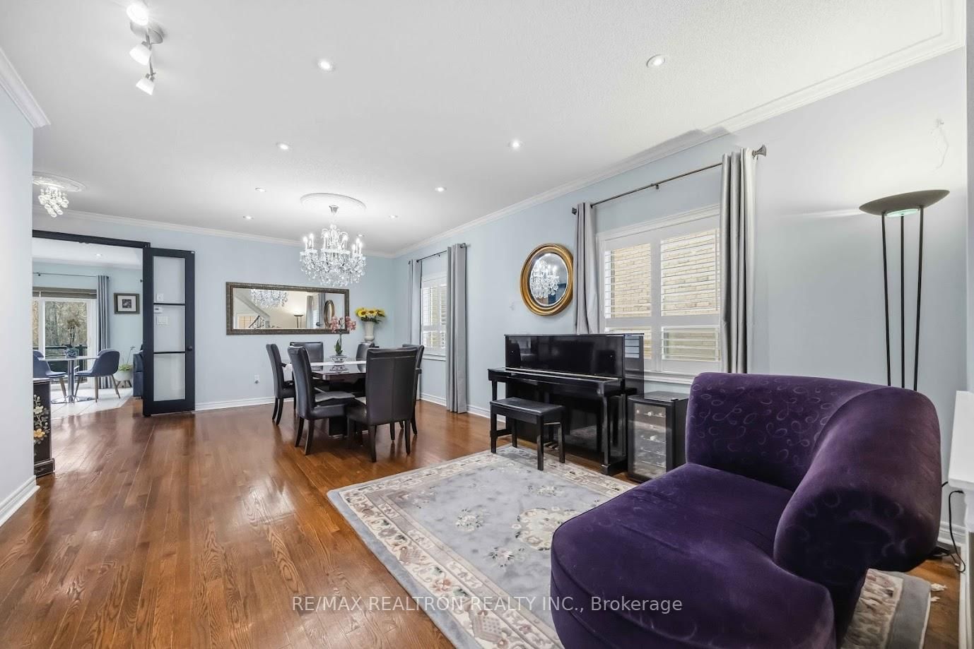 Detached House for sale at 10 Dovetail Drive, Richmond Hill, Ontario, L4E 5B1 - Oak Ridges Lake Wilcox - MLS: N12959490