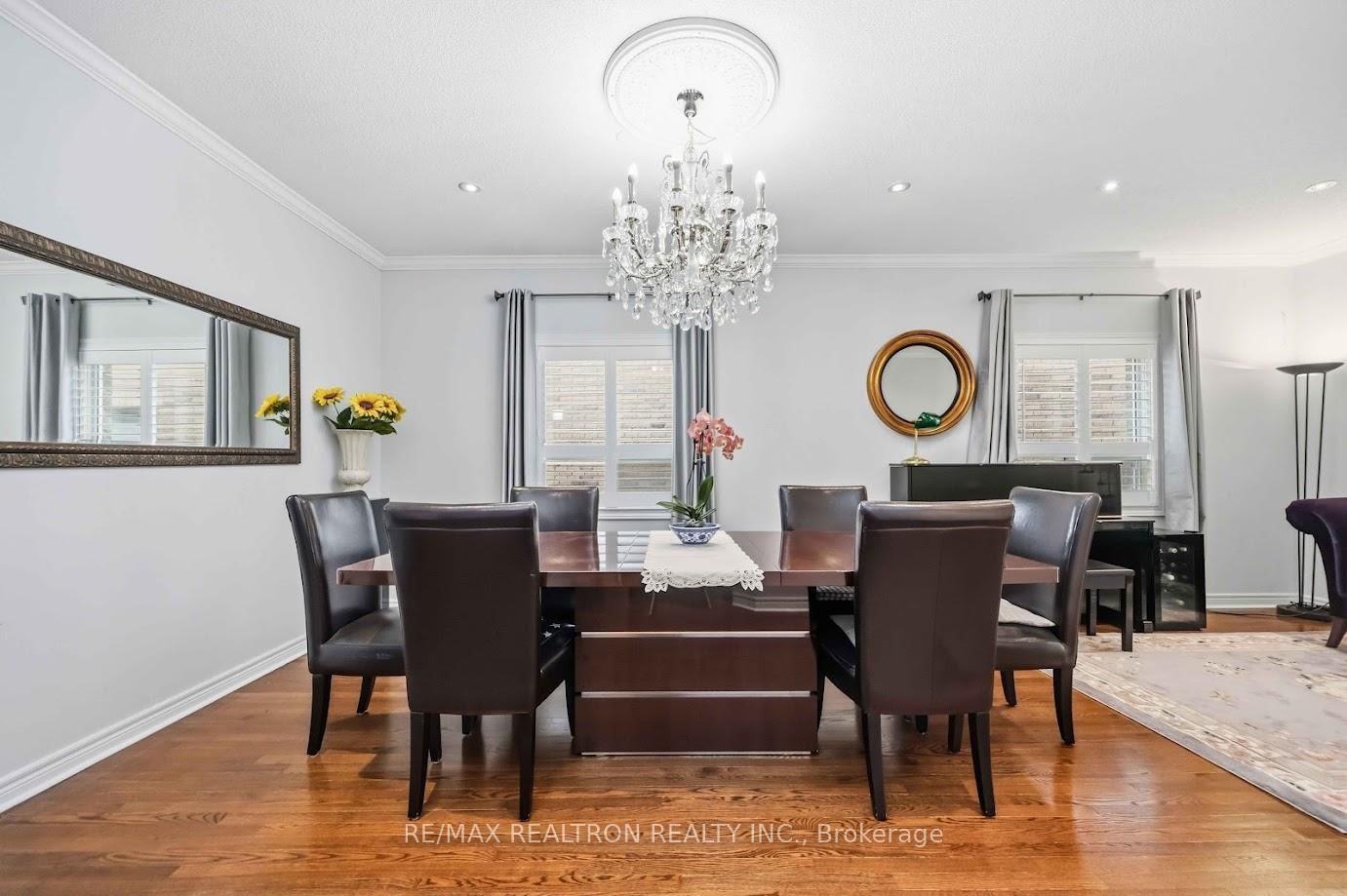 Detached House for sale at 10 Dovetail Drive, Richmond Hill, Ontario, L4E 5B1 - Oak Ridges Lake Wilcox - MLS: N12959490