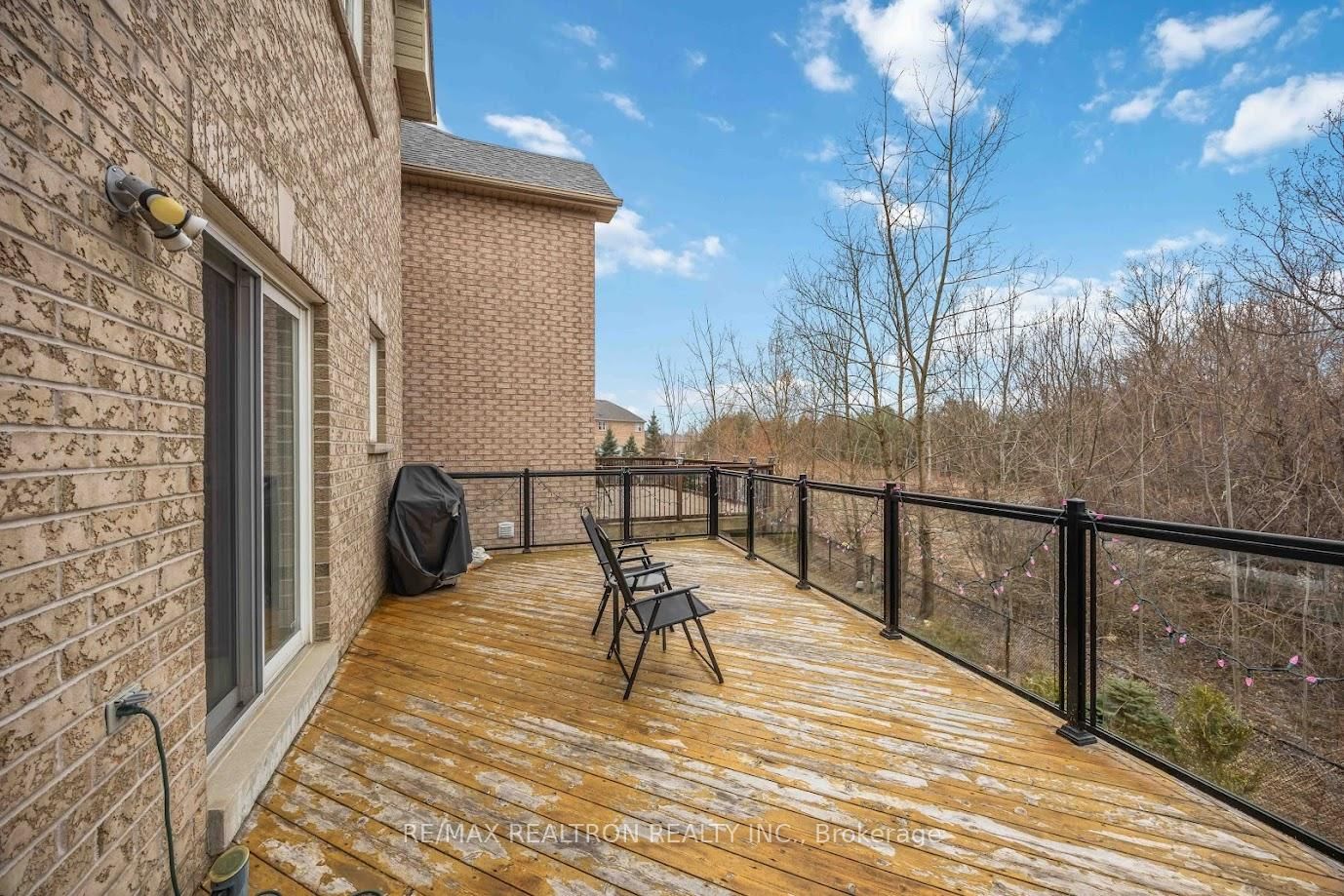 Detached House for sale at 10 Dovetail Drive, Richmond Hill, Ontario, L4E 5B1 - Oak Ridges Lake Wilcox - MLS: N12959490