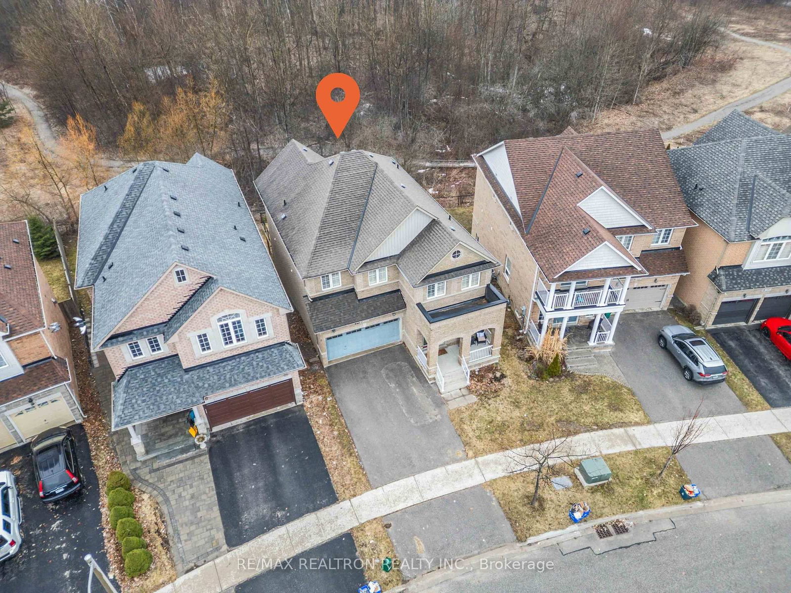 Detached House for sale at 10 Dovetail Drive, Richmond Hill, Ontario, L4E 5B1 - Oak Ridges Lake Wilcox - MLS: N12959490