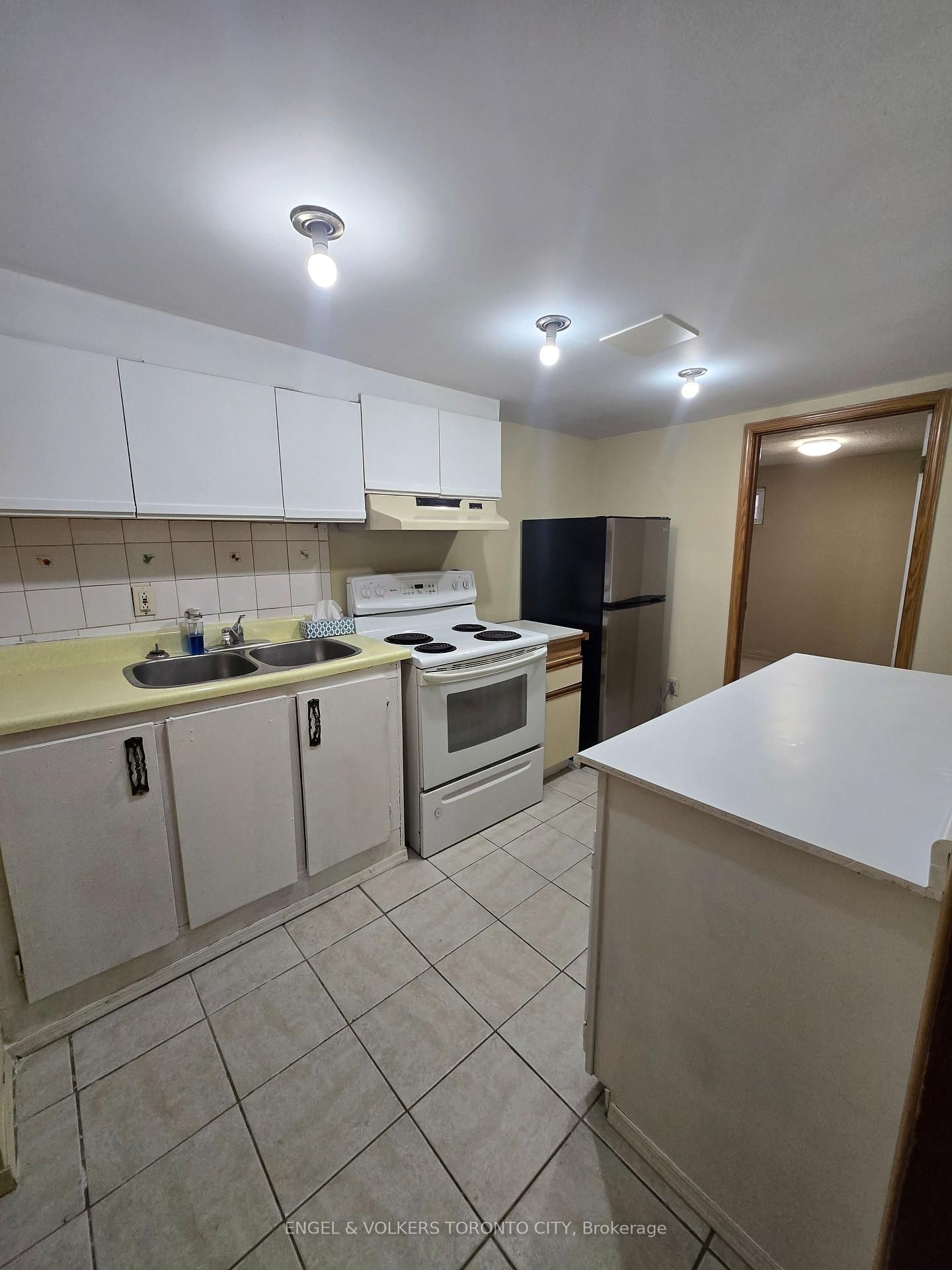 14 Richardson Drive, Unit B