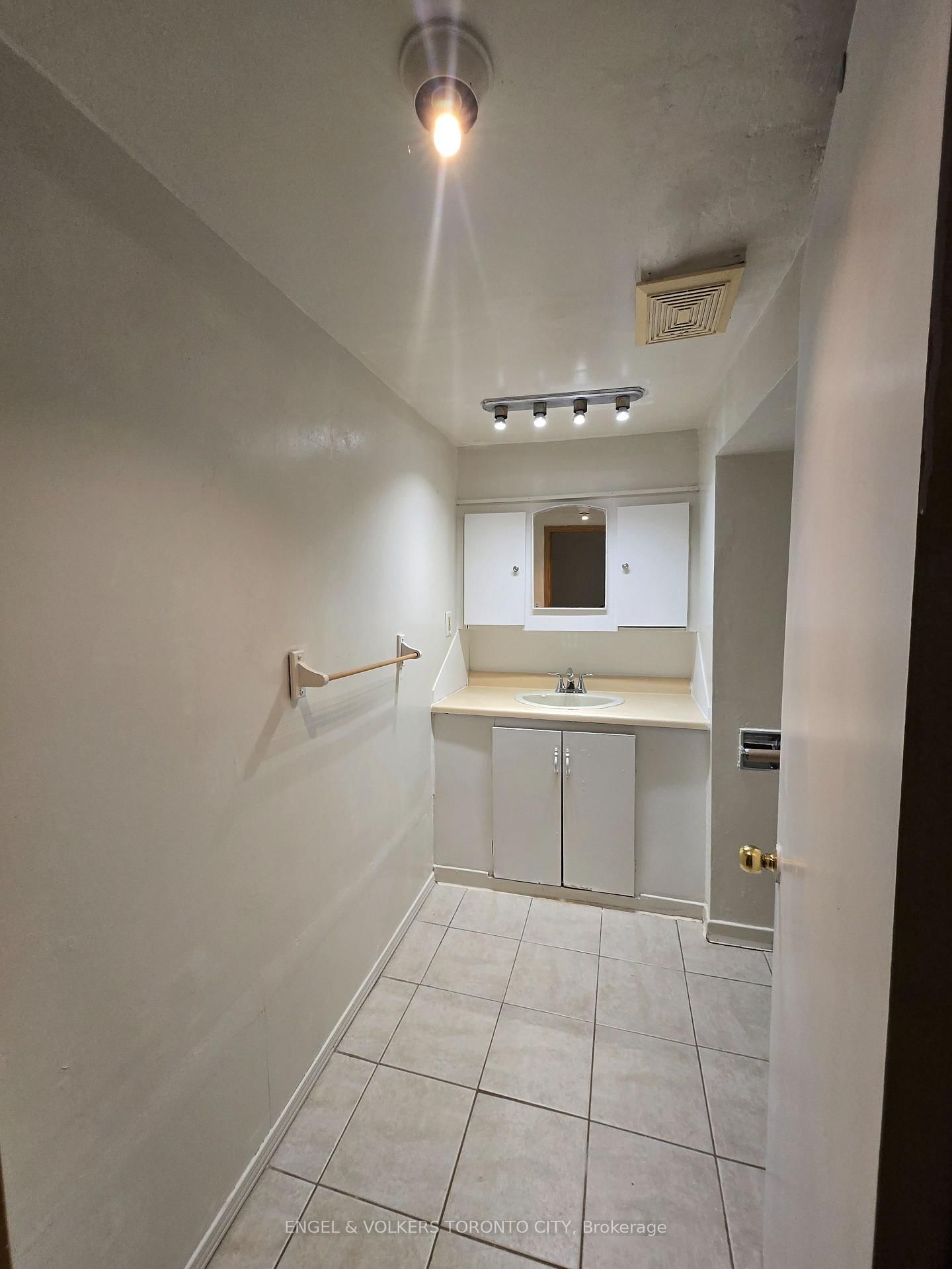 14 Richardson Drive, Unit B - Photo 7