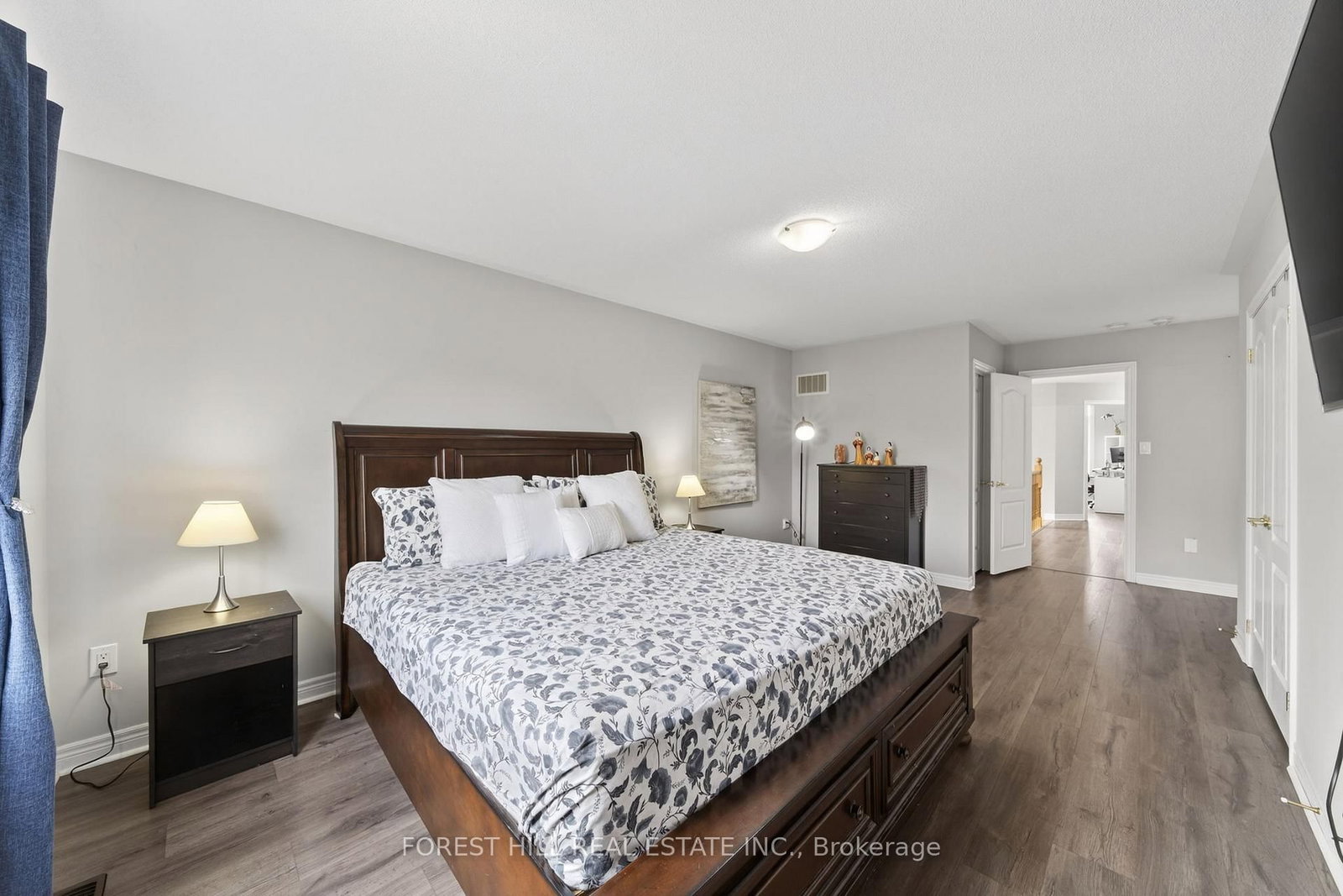 Townhouse for sale at 37 Greenwood Drive, Essa, Ontario, L3W 0N5 - Angus - MLS: N12959824