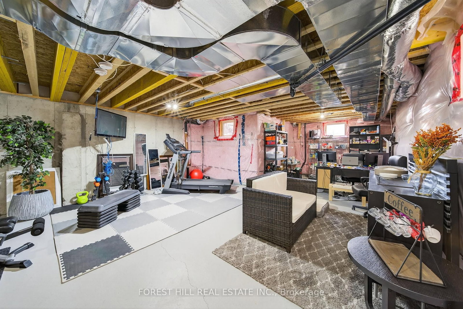 Townhouse for sale at 37 Greenwood Drive, Essa, Ontario, L3W 0N5 - Angus - MLS: N12959824