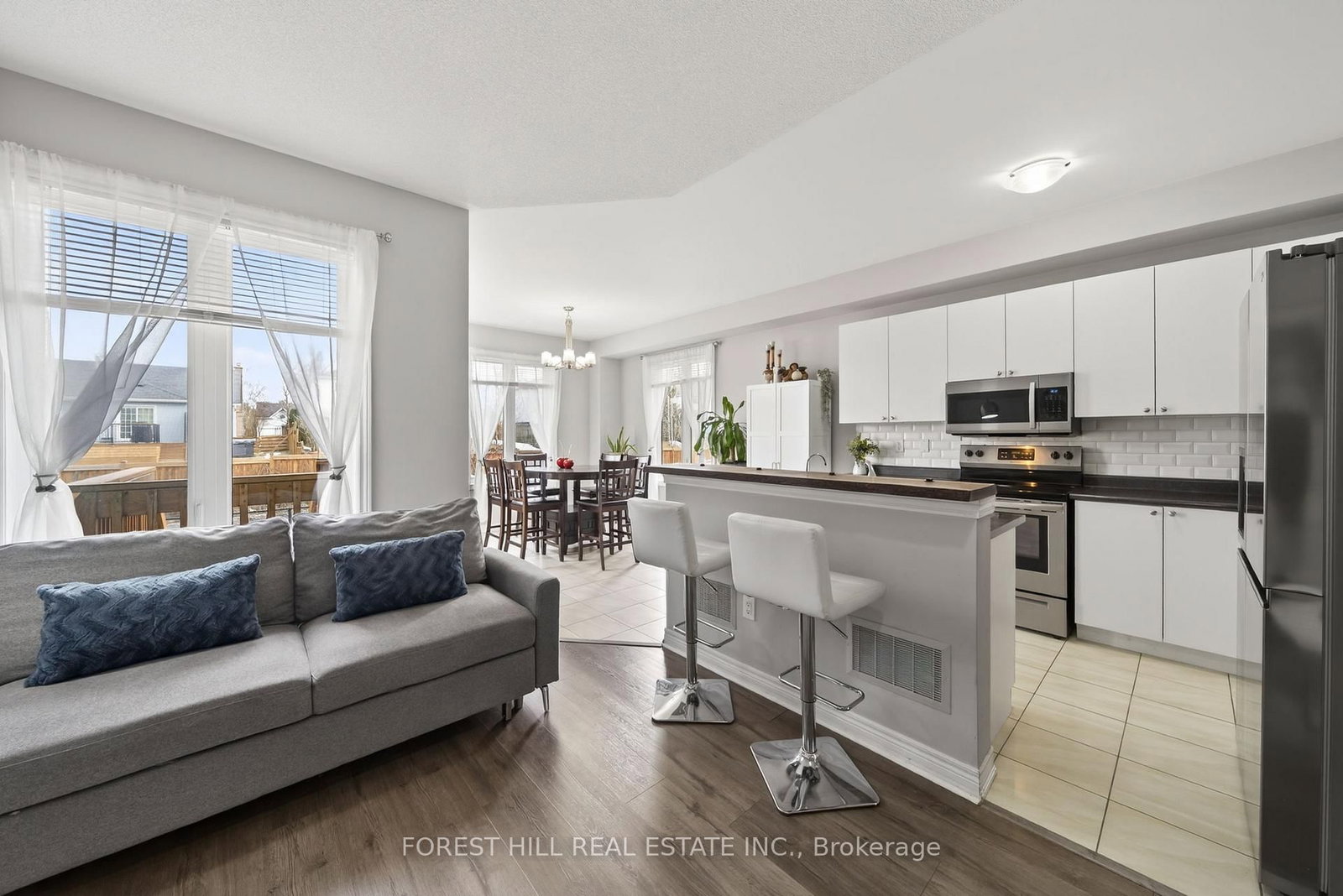 Townhouse for sale at 37 Greenwood Drive, Essa, Ontario, L3W 0N5 - Angus - MLS: N12959824