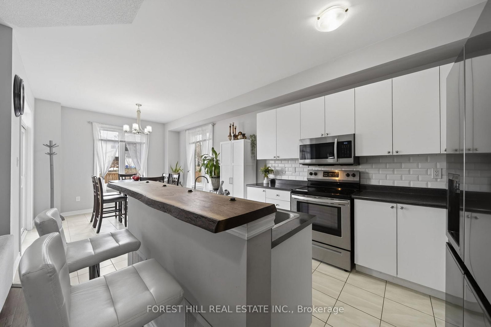 Townhouse for sale at 37 Greenwood Drive, Essa, Ontario, L3W 0N5 - Angus - MLS: N12959824