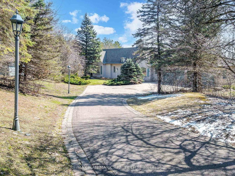 18381 McCowan Rd, East Gwillimbury, L0G 1M0 | Image 2