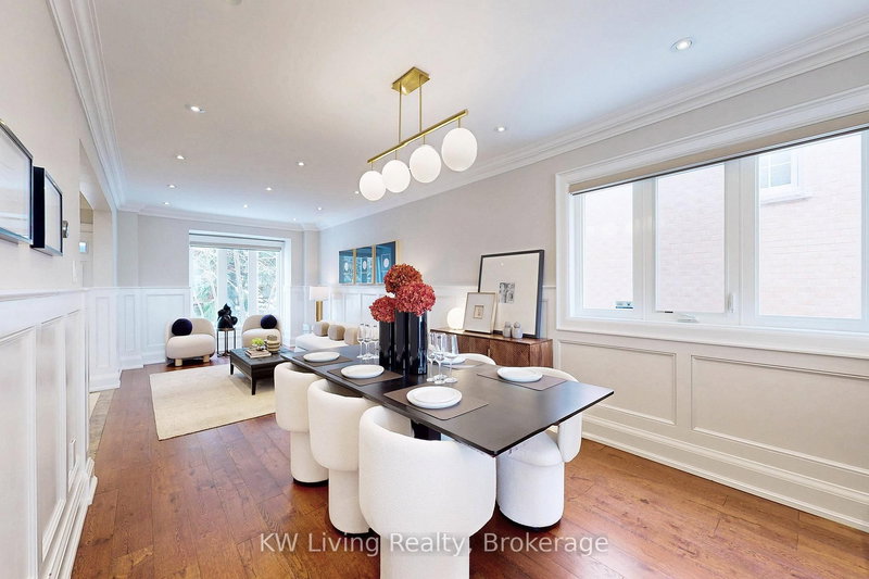 29 Mayfair Crt, Richmond Hill, L4B 3X7 | Image 2