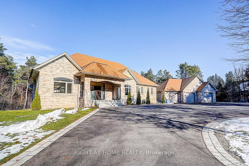 45 Loggers Tr, Whitchurch-Stouffville, L4A 2L6 | Image 2