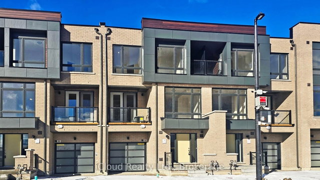 38 Dandara Gate
