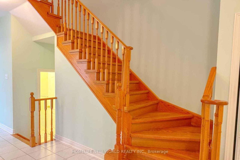 11 Firwood Dr, Richmond Hill, L4S 1Z8 | Image 3