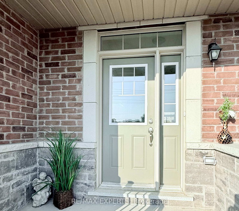 2229 Grainger Loop, Innisfil, L9S 0N1 | Image 2