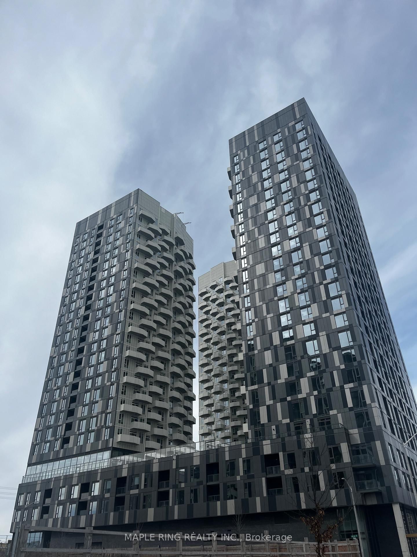 10 Abeja Street, Unit 912