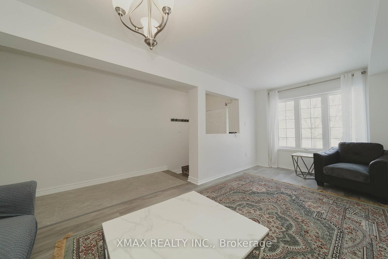 236 Flagstone Way, Newmarket, L3X 2Y2 | Image 2