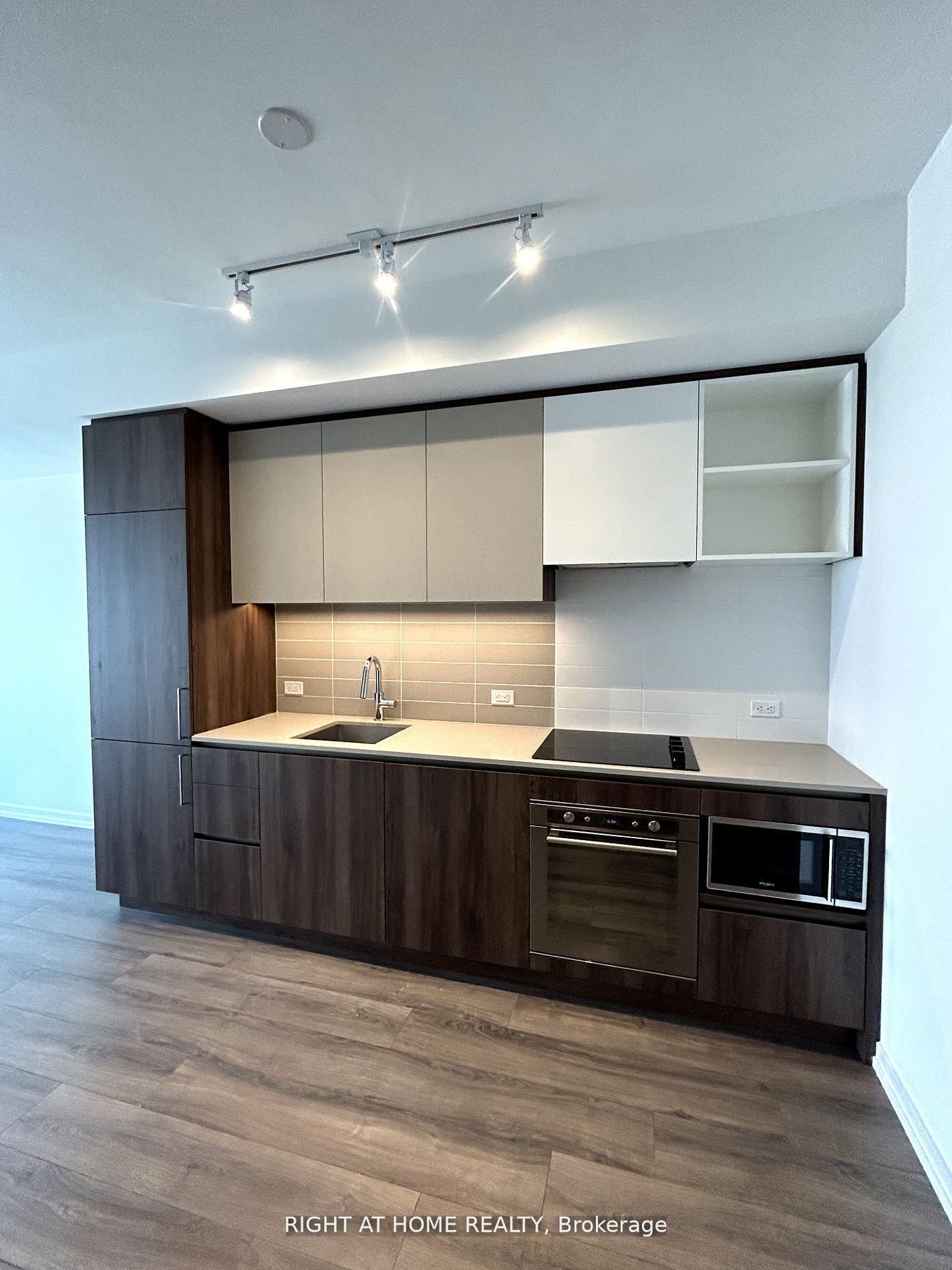 7890 Jane Street, Unit 5207 - Photo 10